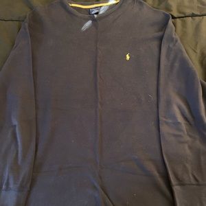 Crew neck long sleeve shirt
